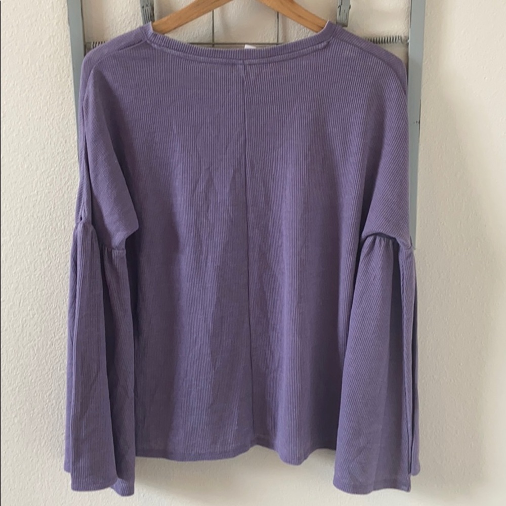 Bell Sleeved Shirt size small NWOT - Picture 6 of 6